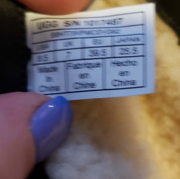 Ugg  black boots - Picture 5 of 6